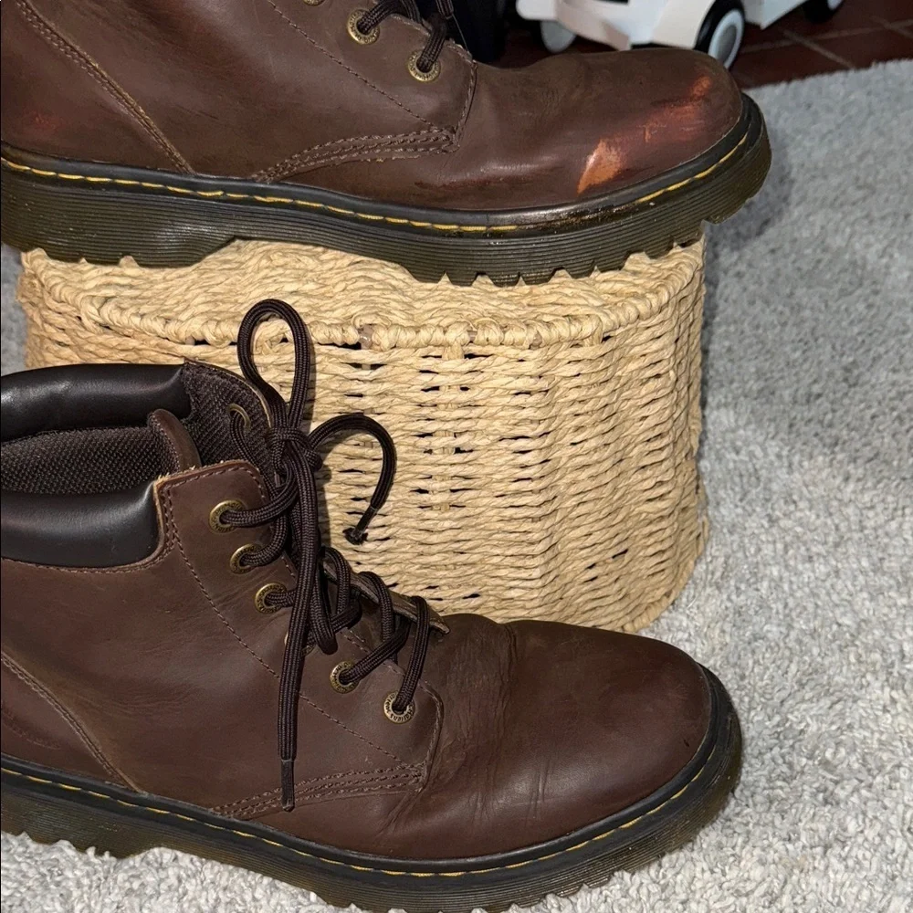 Doc Martens airwair Cartor combat boots distressed look brown leather men’s 10